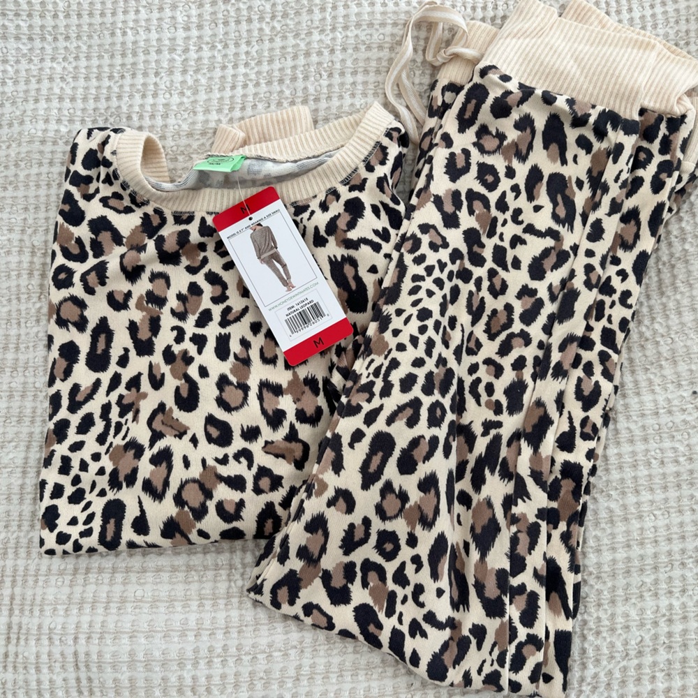 NWT-Women’s pajama set